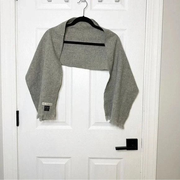 LADY BRITTANY Ltd. Made In Scotland‎ 100% Wool Gray Scarf - Picture 1 of 4
